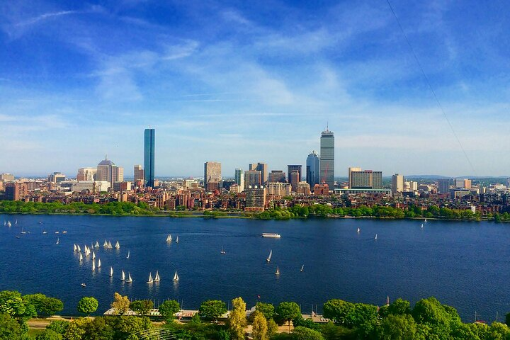 Private Transfer in Boston (BOS) Airport/Home/Hotel/Work - Photo 1 of 9